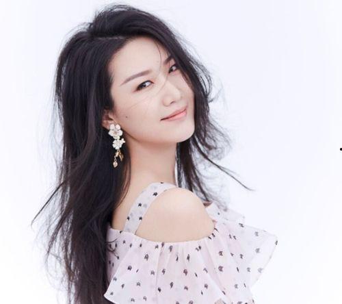 孙露的个人资料,音乐才女，情感歌坛的温柔之声