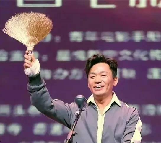 娱乐圈吃瓜爆料背景图片